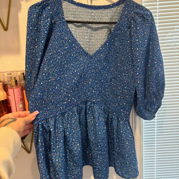 Acelitt Women's Puff Short Sleeve Peplum Top V Neck Smocked Blouses Dressy Shirt - Picture 3 of 4